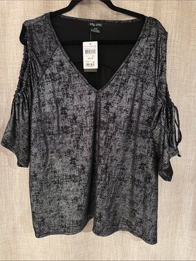 Women’s City Chic Black & Silver Textured V-Neck Ruched Sleeve Top 18